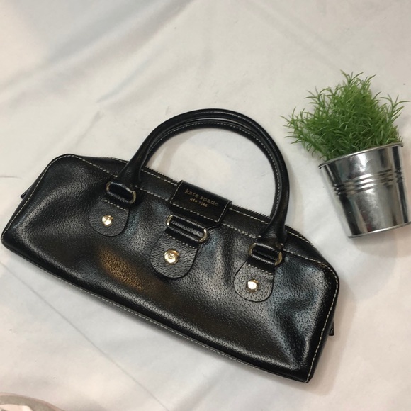 kate spade Handbags - Kate Spade New York "East West" Leather Bag